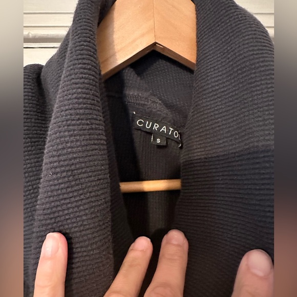 Curator top - Picture 2 of 3